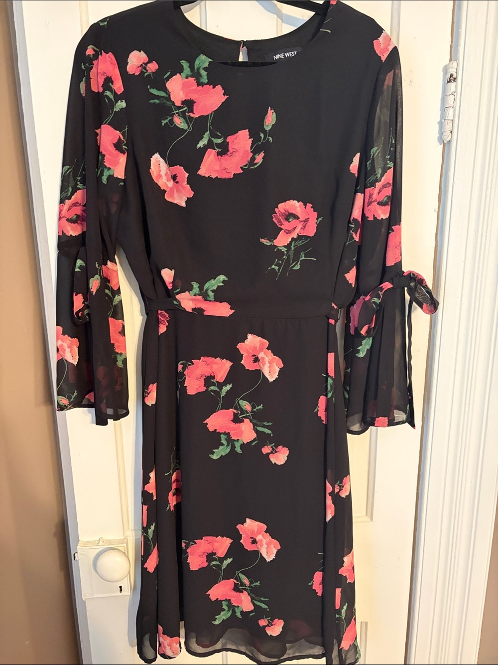 Nine West Black Floral Long-Sleeve Tie-Sleeve Dress